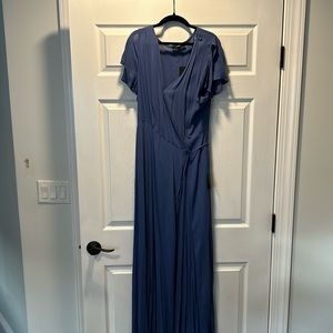 BNWT Lulu’s Size Large Maxi Wrap Dress